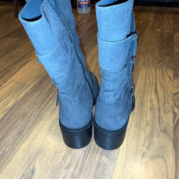 Stylish Gray Suede Mid-Calf Boots with Buckle Straps – Women’s Size 7 - Picture 4 of 9